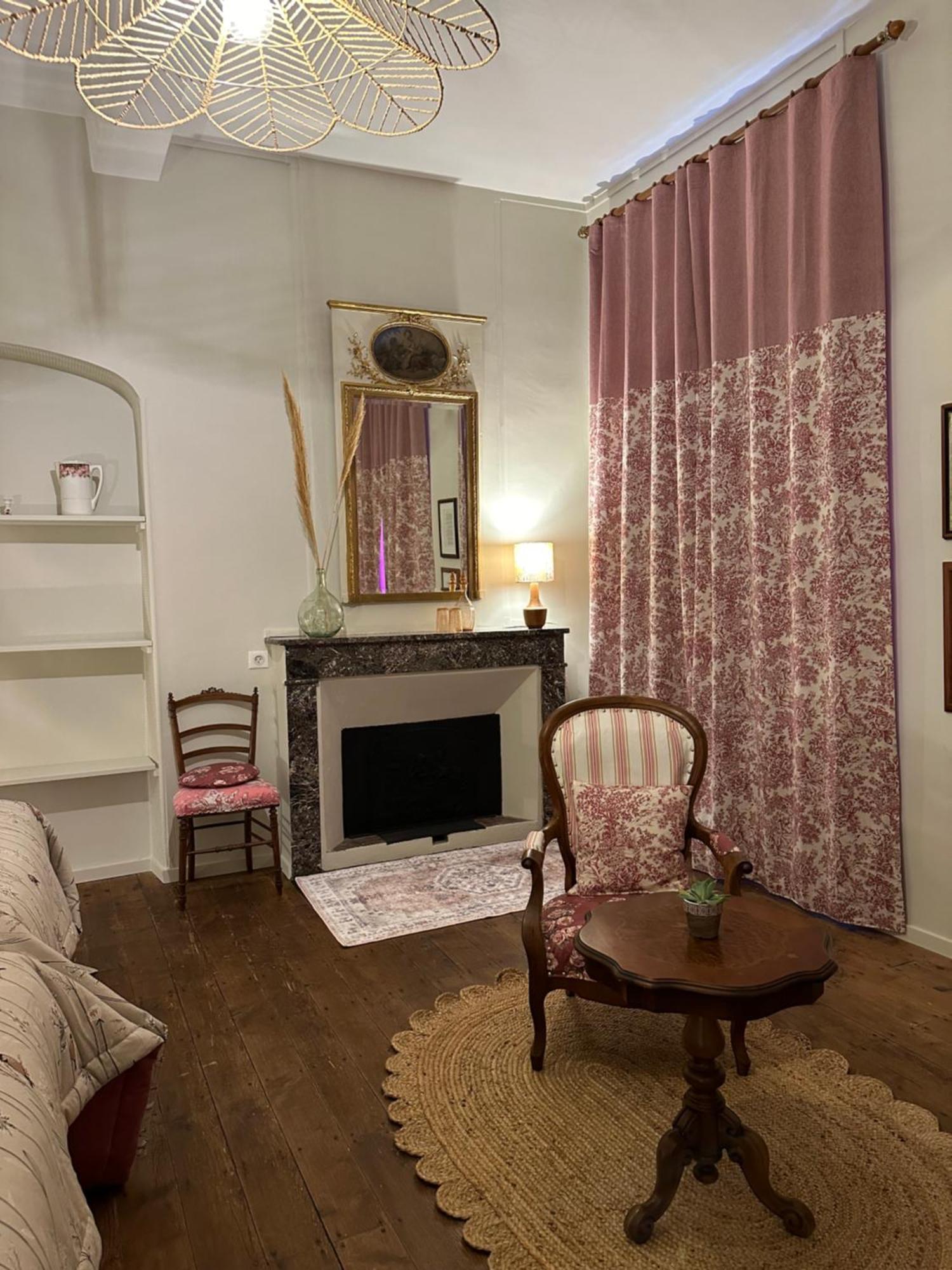 L'Enthousiasme Bed & Breakfast พุราเดส์ ภายนอก รูปภาพ