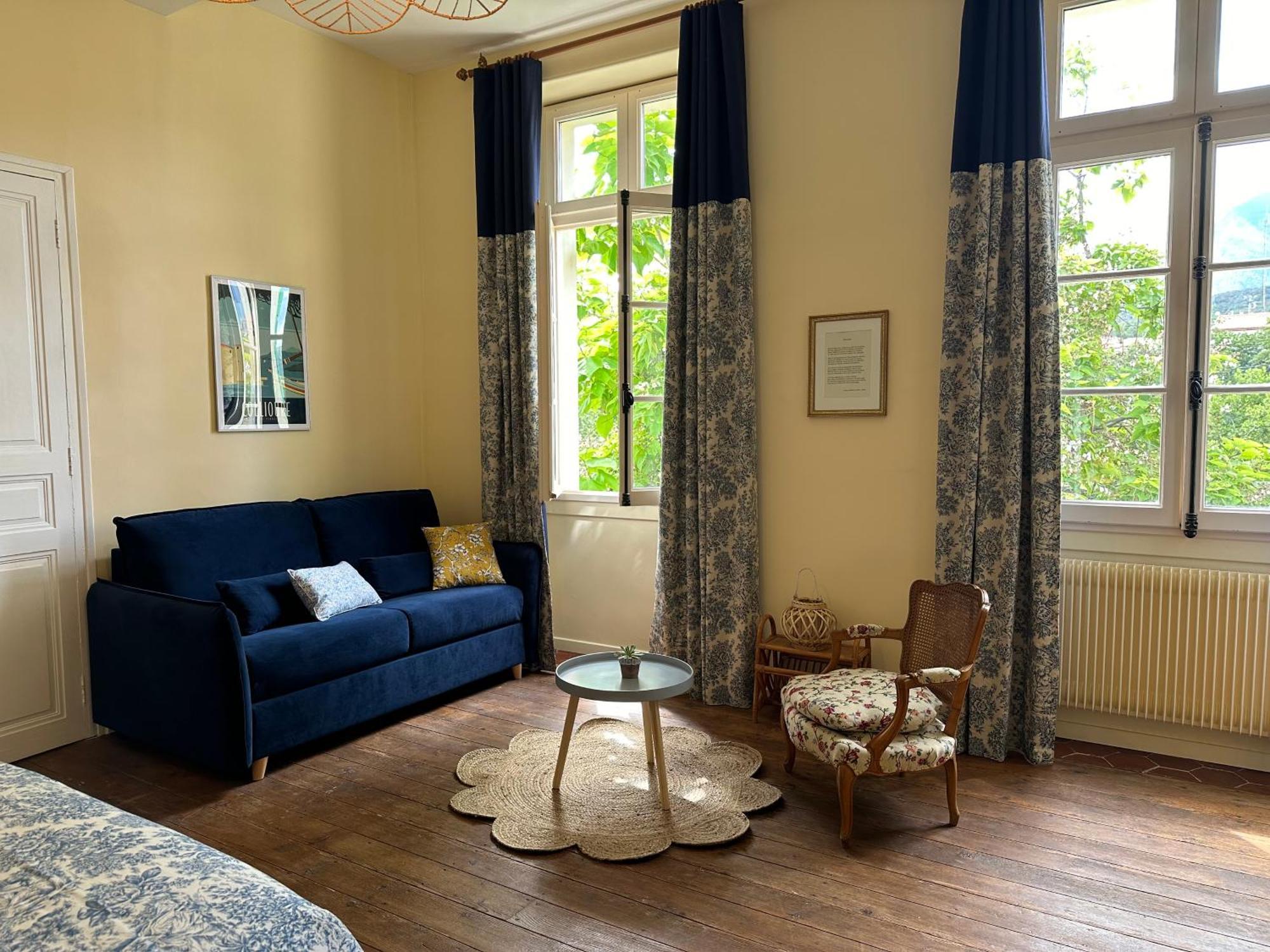 L'Enthousiasme Bed & Breakfast พุราเดส์ ภายนอก รูปภาพ