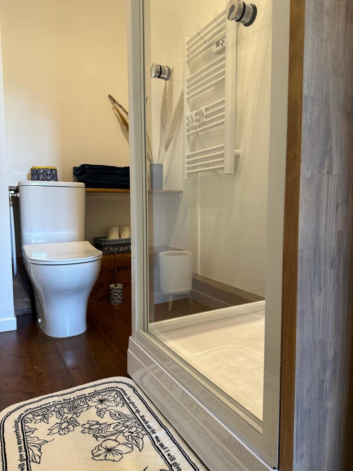 L'Enthousiasme Bed & Breakfast พุราเดส์ ภายนอก รูปภาพ