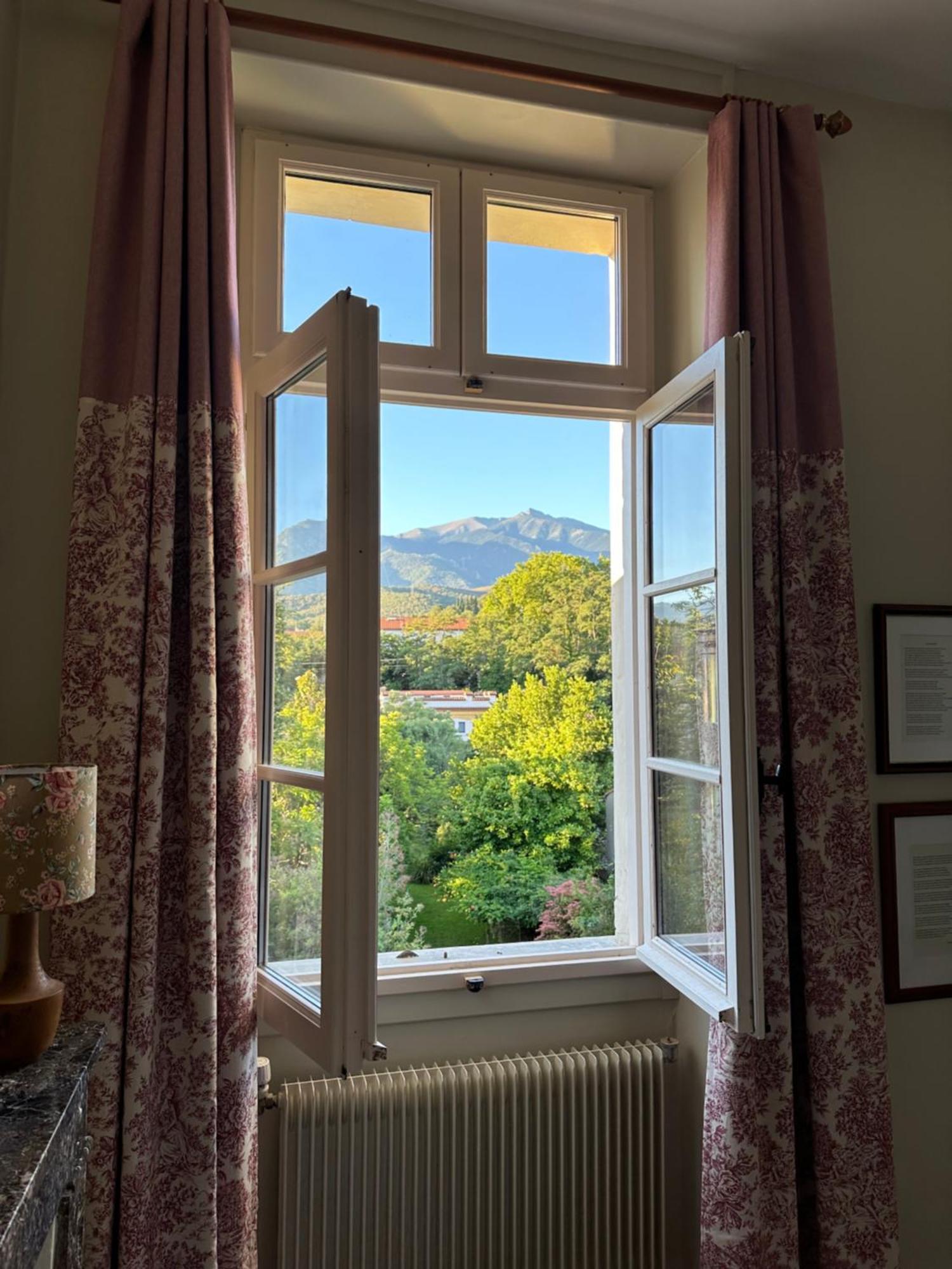 L'Enthousiasme Bed & Breakfast พุราเดส์ ภายนอก รูปภาพ